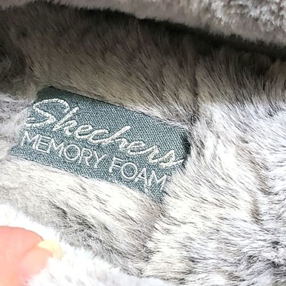 Skechers Plush Faux-Fur Metallic Slippers Cozy Campfire Pewter | 9.5 - Picture 3 of 6